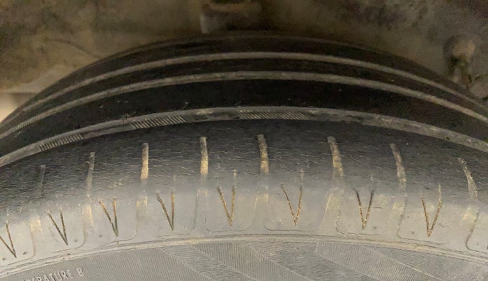 2011 Toyota Etios VX, Petrol, Manual, 95,974 km, Right Rear Tyre Tread