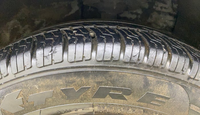 2015 Hyundai Grand i10 SPORTZ 1.2 KAPPA VTVT, Petrol, Manual, 69,920 km, Right Front Tyre Tread