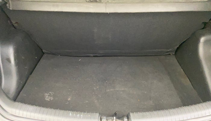 2015 Hyundai Grand i10 SPORTZ 1.2 KAPPA VTVT, Petrol, Manual, 69,920 km, Boot Inside