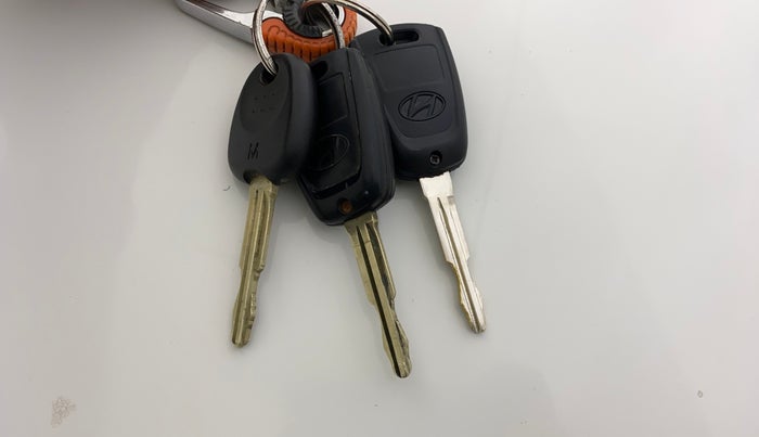 2015 Hyundai Grand i10 SPORTZ 1.2 KAPPA VTVT, Petrol, Manual, 69,920 km, Key Close Up