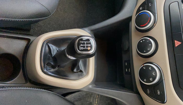 2015 Hyundai Grand i10 SPORTZ 1.2 KAPPA VTVT, Petrol, Manual, 69,920 km, Gear Lever