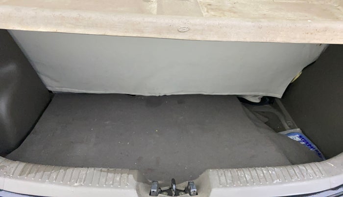 2013 Hyundai i10 ERA 1.1, Petrol, Manual, 25,262 km, Boot Inside