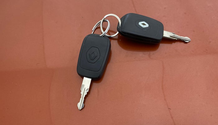 2017 Renault Duster 110 PS RXZ 4X2 AMT DIESEL, Diesel, Automatic, 1,37,469 km, Key Close Up