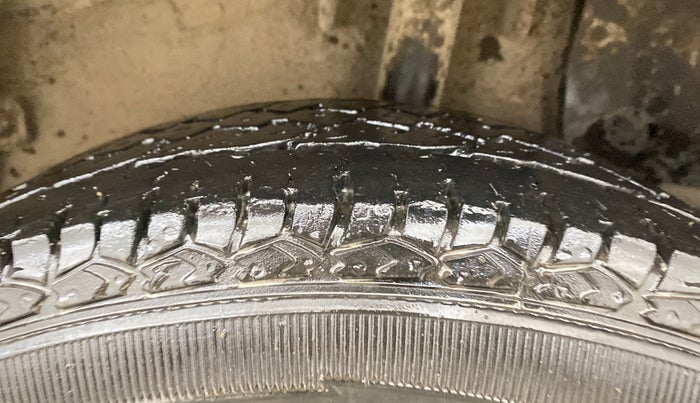 2017 Renault Duster 110 PS RXZ 4X2 AMT DIESEL, Diesel, Automatic, 1,37,469 km, Left Rear Tyre Tread