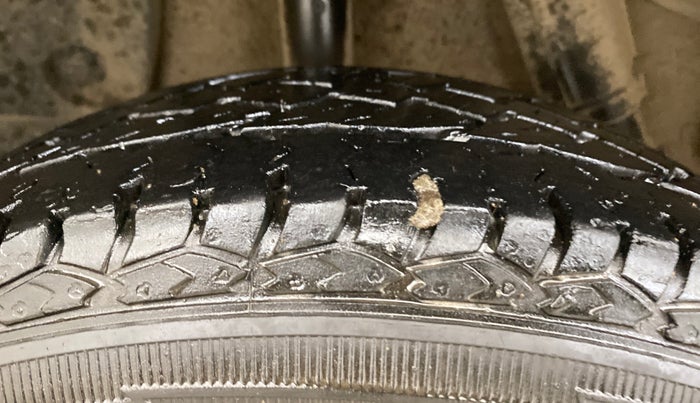 2017 Renault Duster 110 PS RXZ 4X2 AMT DIESEL, Diesel, Automatic, 1,37,469 km, Right Rear Tyre Tread