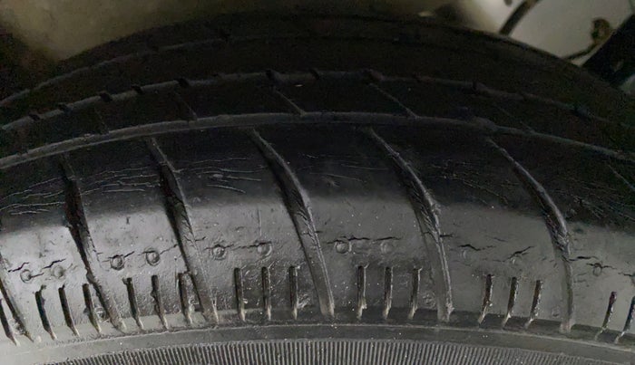 2016 Maruti Celerio ZXI, Petrol, Manual, 63,983 km, Left Rear Tyre Tread
