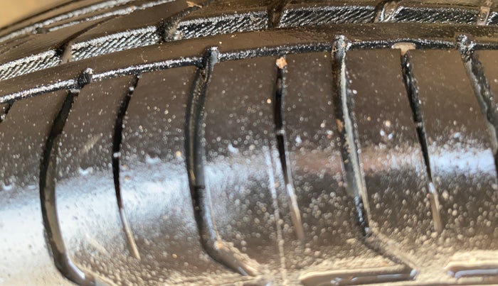 2022 Hyundai AURA SX 1.2, Petrol, Manual, 45,032 km, Left Front Tyre Tread