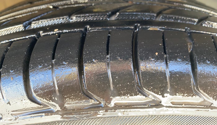 2022 Hyundai AURA SX 1.2, Petrol, Manual, 45,032 km, Right Front Tyre Tread