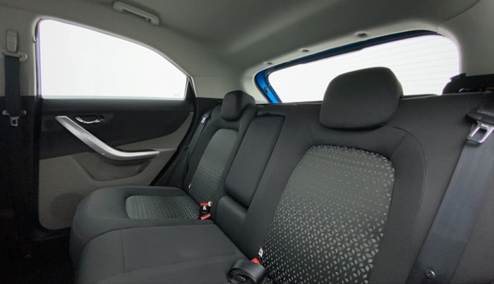 2018 Tata NEXON XZ+ 1.5, Diesel, Manual, 50,069 km, Right Side Rear Door Cabin
