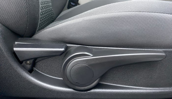 2018 Tata NEXON XZ+ 1.5, Diesel, Manual, 50,069 km, Driver Side Adjustment Panel