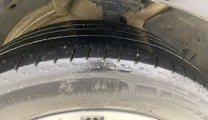 2021 MG HECTOR SHARP 1.5 PETROL CVT, Petrol, Automatic, 1,35,187 km, Right Front Tyre Tread