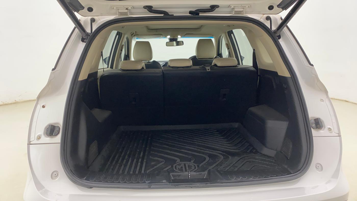 2021 MG HECTOR SHARP 1.5 PETROL CVT, Petrol, Automatic, 1,35,187 km, Boot Inside