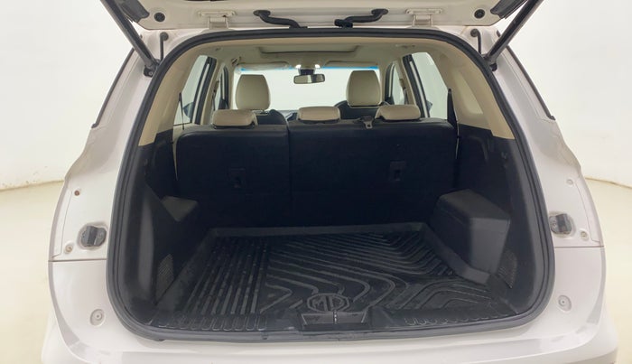 2021 MG HECTOR SHARP 1.5 PETROL CVT, Petrol, Automatic, 1,35,187 km, Boot Inside