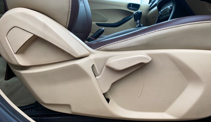2019 Ford Figo Aspire TITANIUM PLUS 1.5 DIESEL, Diesel, Manual, 1,28,065 km, Driver Side Adjustment Panel