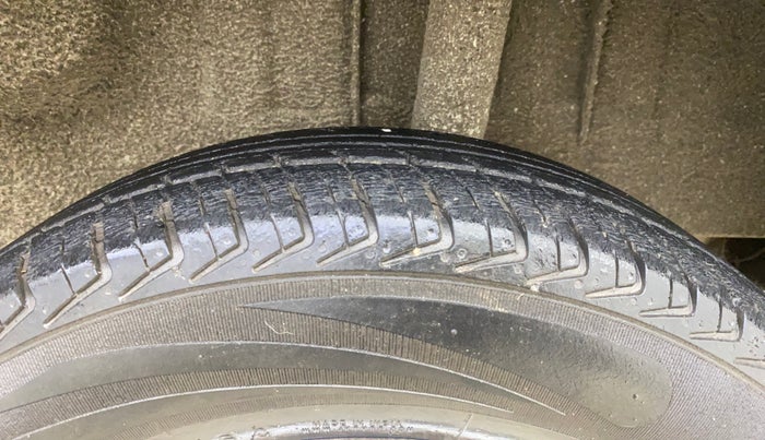 2016 Renault Kwid RXT 0.8, Petrol, Manual, 23,211 km, Left Rear Tyre Tread