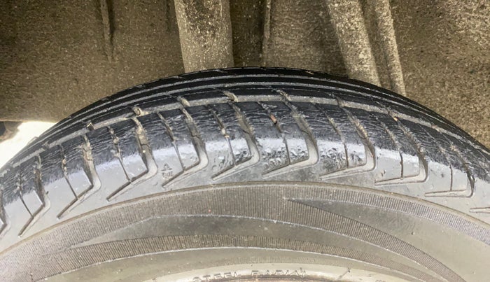 2016 Renault Kwid RXT 0.8, Petrol, Manual, 23,211 km, Right Rear Tyre Tread