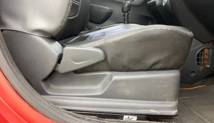 2016 Renault Kwid RXT 0.8, Petrol, Manual, 23,211 km, Driver Side Adjustment Panel