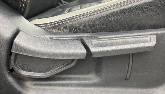 2020 Hyundai VENUE SX PLUS 1.0 TURBO DCT, Petrol, Automatic, 41,636 km, Driver Side Adjustment Panel