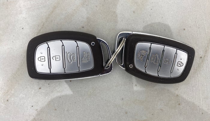 2020 Hyundai VENUE SX PLUS 1.0 TURBO DCT, Petrol, Automatic, 41,636 km, Key Close Up