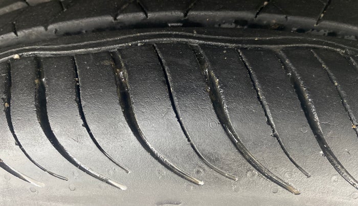 2020 Hyundai VENUE SX PLUS 1.0 TURBO DCT, Petrol, Automatic, 41,636 km, Right Front Tyre Tread