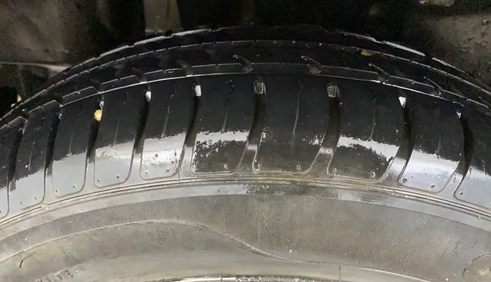2020 Maruti Swift LXI, Petrol, Manual, 25,097 km, Right Rear Tyre Tread