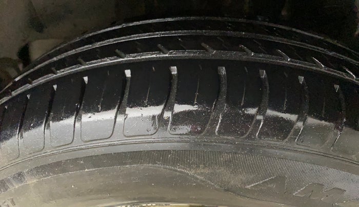 2020 Maruti Swift LXI, Petrol, Manual, 25,097 km, Left Rear Tyre Tread