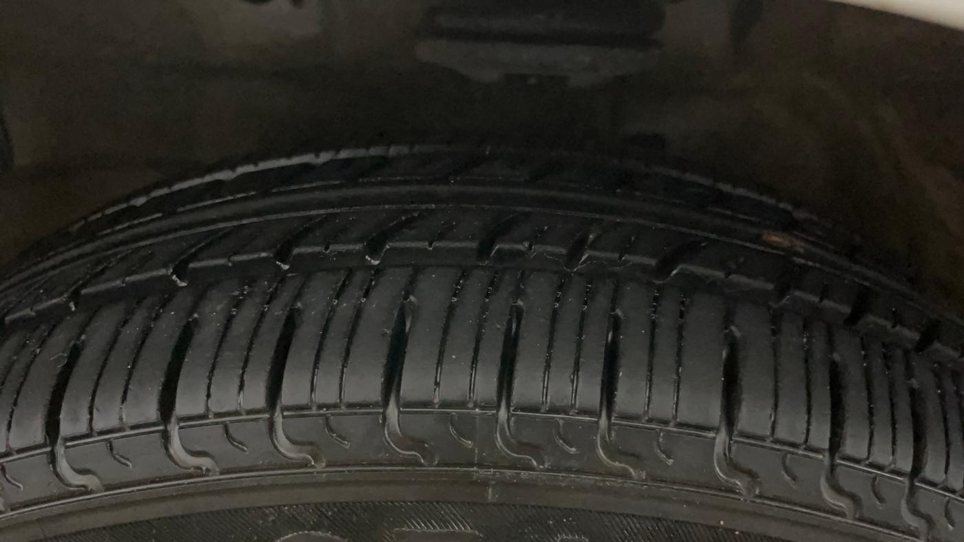 2018 Maruti Wagon R 1.0 VXI, Petrol, Manual, 12,810 km, Left Front Tyre Tread