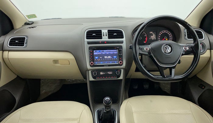 2015 Volkswagen Vento HIGHLINE 1.6 MPI, Petrol, Manual, 54,146 km, Dashboard