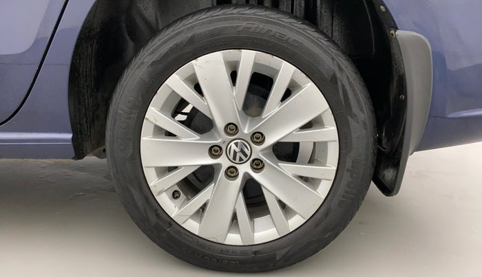 2015 Volkswagen Vento HIGHLINE 1.6 MPI, Petrol, Manual, 54,146 km, Left Rear Wheel