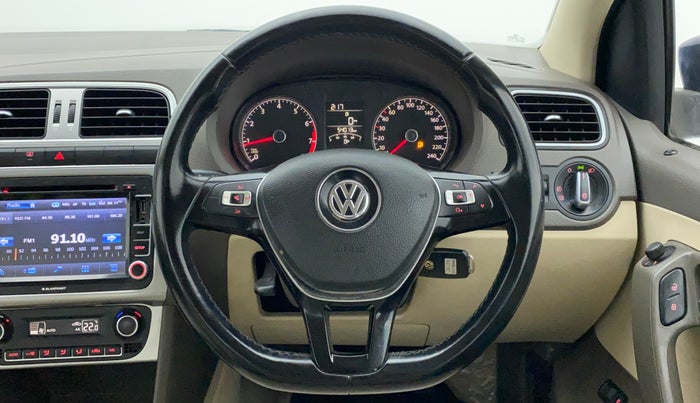 2015 Volkswagen Vento HIGHLINE 1.6 MPI, Petrol, Manual, 54,146 km, Steering Wheel Close Up