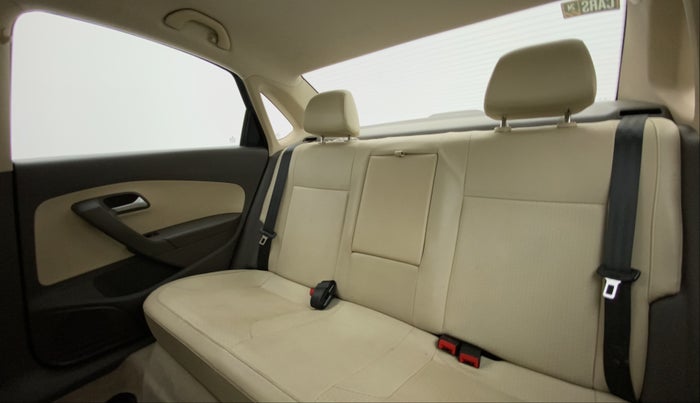2015 Volkswagen Vento HIGHLINE 1.6 MPI, Petrol, Manual, 54,146 km, Right Side Rear Door Cabin