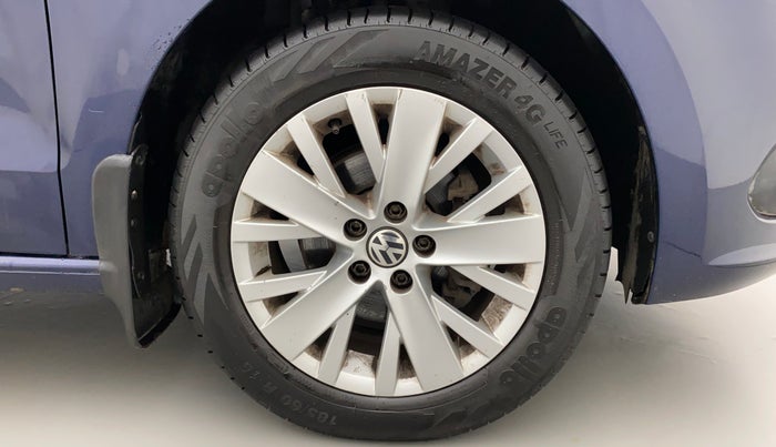2015 Volkswagen Vento HIGHLINE 1.6 MPI, Petrol, Manual, 54,146 km, Right Front Wheel