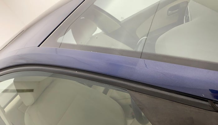 2015 Volkswagen Vento HIGHLINE 1.6 MPI, Petrol, Manual, 54,146 km, Right A pillar - Paint is slightly faded