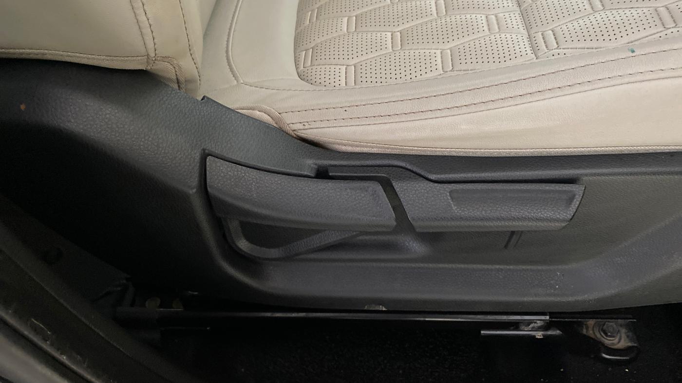 2020 KIA SELTOS HTX IVT 1.5 PETROL, Petrol, Automatic, 61,110 km, Driver Side Adjustment Panel