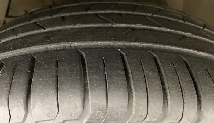 2017 Maruti S Cross ZETA SHVS, Diesel, Manual, 62,190 km, Left Front Tyre Tread