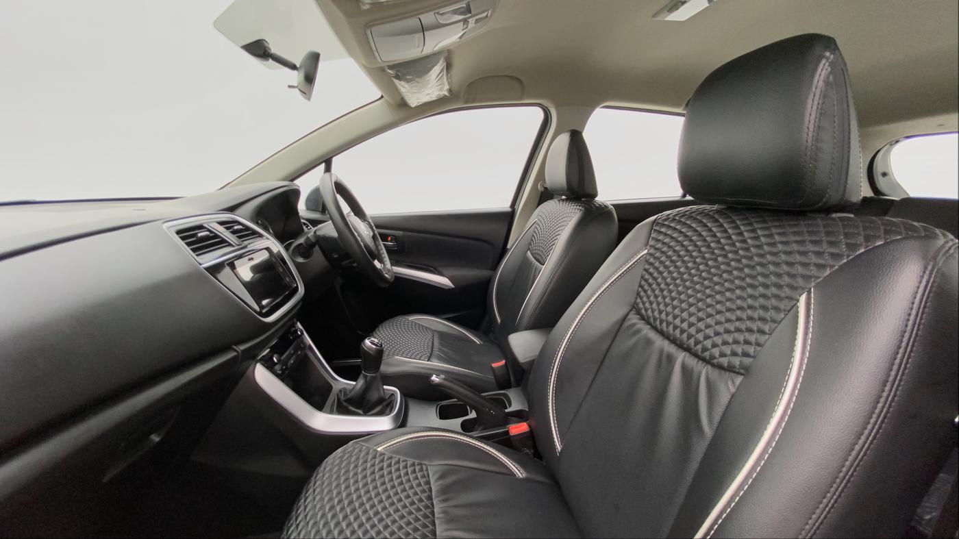 2017 Maruti S Cross ZETA SHVS, Diesel, Manual, 62,190 km, Right Side Front Door Cabin