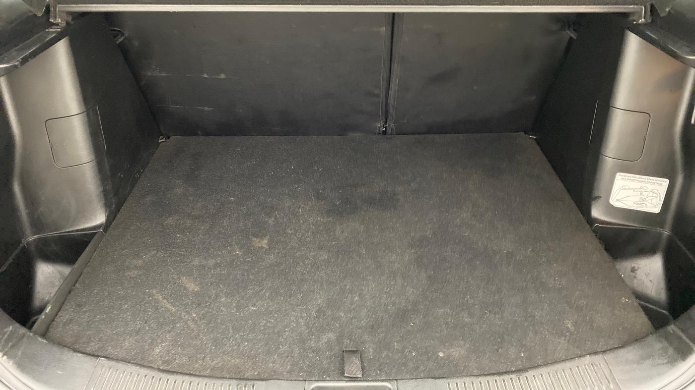 2017 Maruti S Cross ZETA SHVS, Diesel, Manual, 62,190 km, Boot Inside