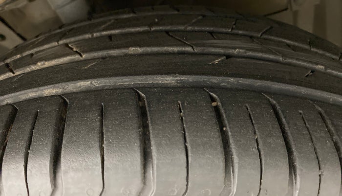 2017 Maruti S Cross ZETA SHVS, Diesel, Manual, 62,190 km, Right Front Tyre Tread