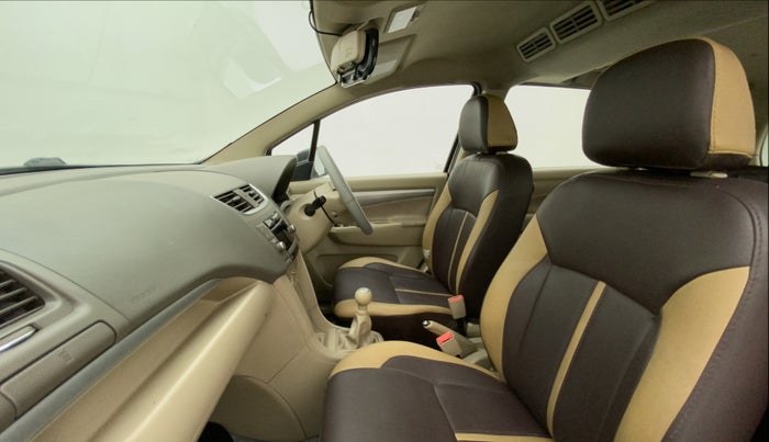 2013 Maruti Ertiga ZDI, Diesel, Manual, 1,05,320 km, Right Side Front Door Cabin