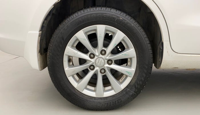 2013 Maruti Ertiga ZDI, Diesel, Manual, 1,05,320 km, Right Rear Wheel