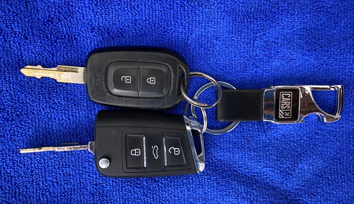 2018 Renault Kwid 1.0 RXT Opt, Petrol, Manual, 47,545 km, Key Close Up