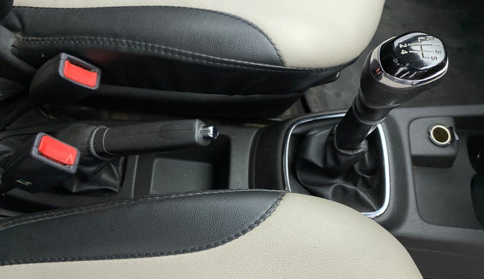 2018 Renault Kwid 1.0 RXT Opt, Petrol, Manual, 47,545 km, Gear Lever