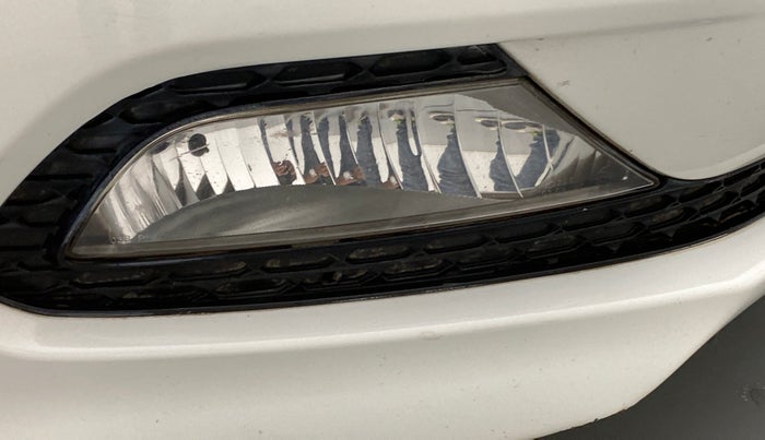2014 Hyundai Elite i20 SPORTZ (O) 1.4, Diesel, Manual, 87,801 km, Right fog light - Not working