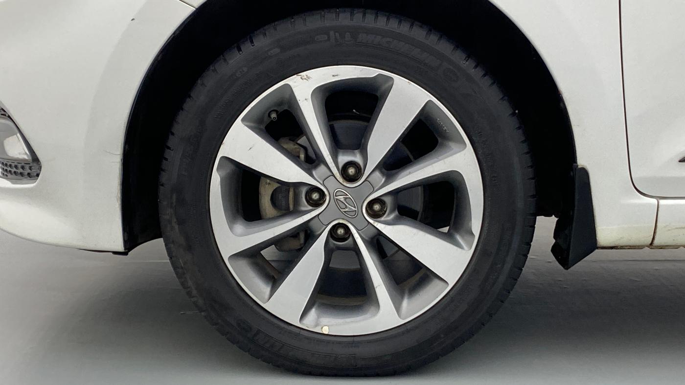 2014 Hyundai Elite i20 SPORTZ (O) 1.4, Diesel, Manual, 87,801 km, Left Front Wheel