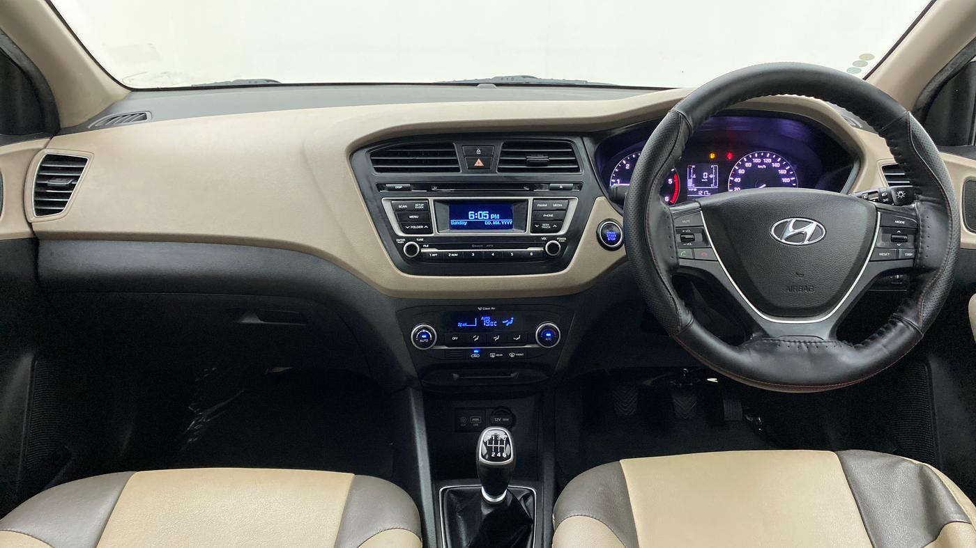 2014 Hyundai Elite i20 SPORTZ (O) 1.4, Diesel, Manual, 87,801 km, Dashboard