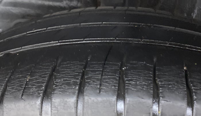 2014 Hyundai Elite i20 SPORTZ (O) 1.4, Diesel, Manual, 87,801 km, Right Rear Tyre Tread