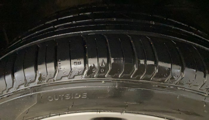 2018 Maruti Baleno ZETA PETROL 1.2, Petrol, Manual, 91,818 km, Right Front Tyre Tread