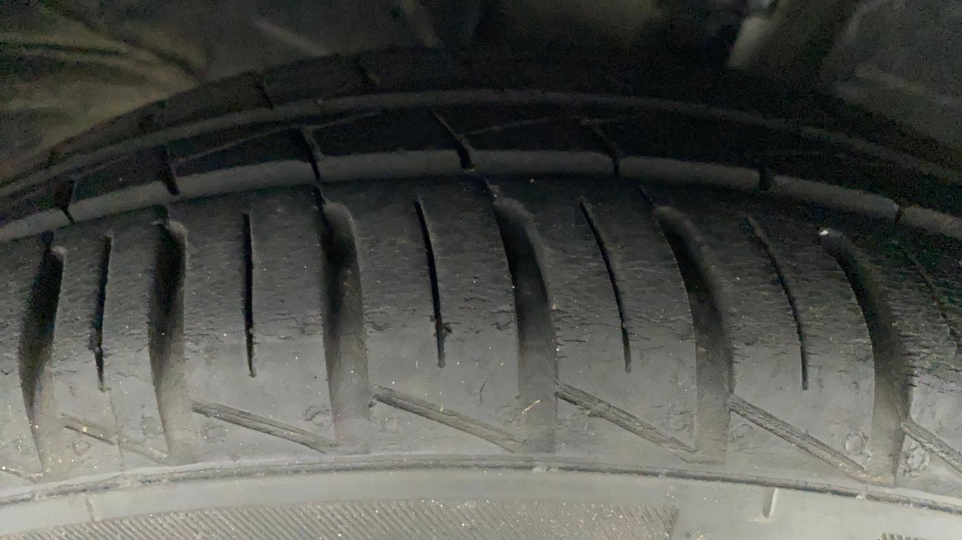 2021 Datsun Redi Go A, Petrol, Manual, 13,454 km, Right Front Tyre Tread