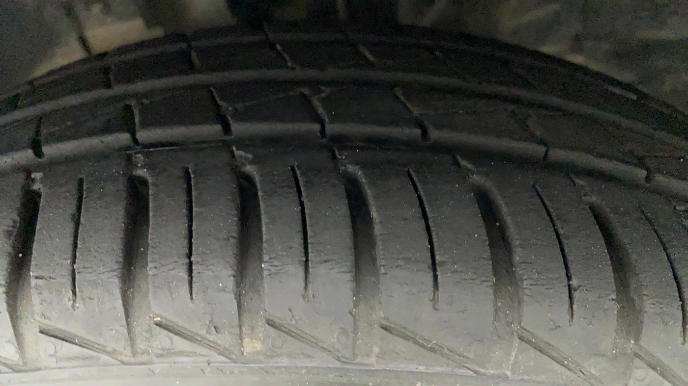 2021 Datsun Redi Go A, Petrol, Manual, 13,454 km, Left Front Tyre Tread