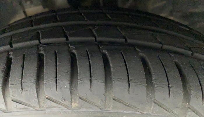 2021 Datsun Redi Go A, Petrol, Manual, 13,454 km, Left Front Tyre Tread